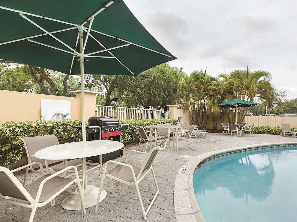 La Quinta By Wyndham Miami Lakes Exteriör bild
