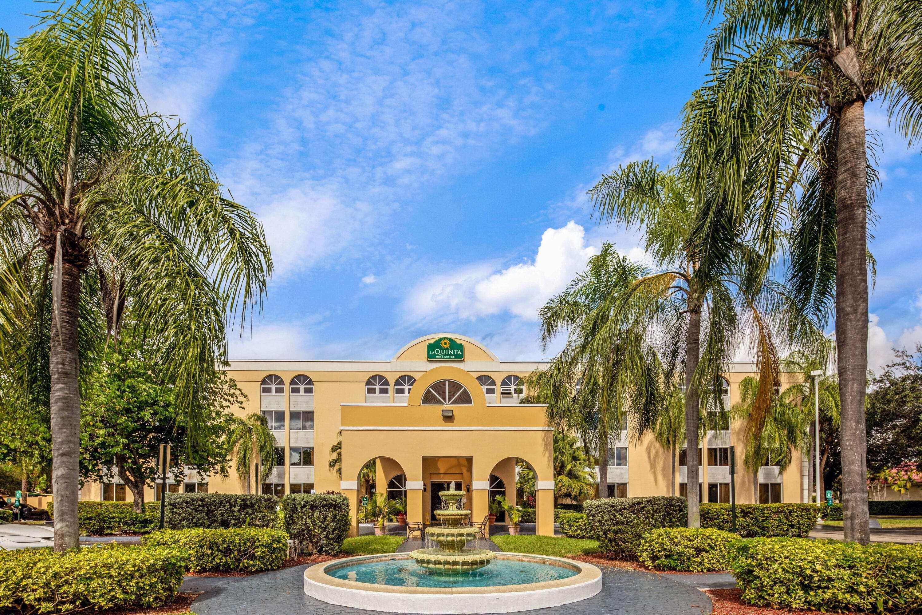 La Quinta By Wyndham Miami Lakes Exteriör bild